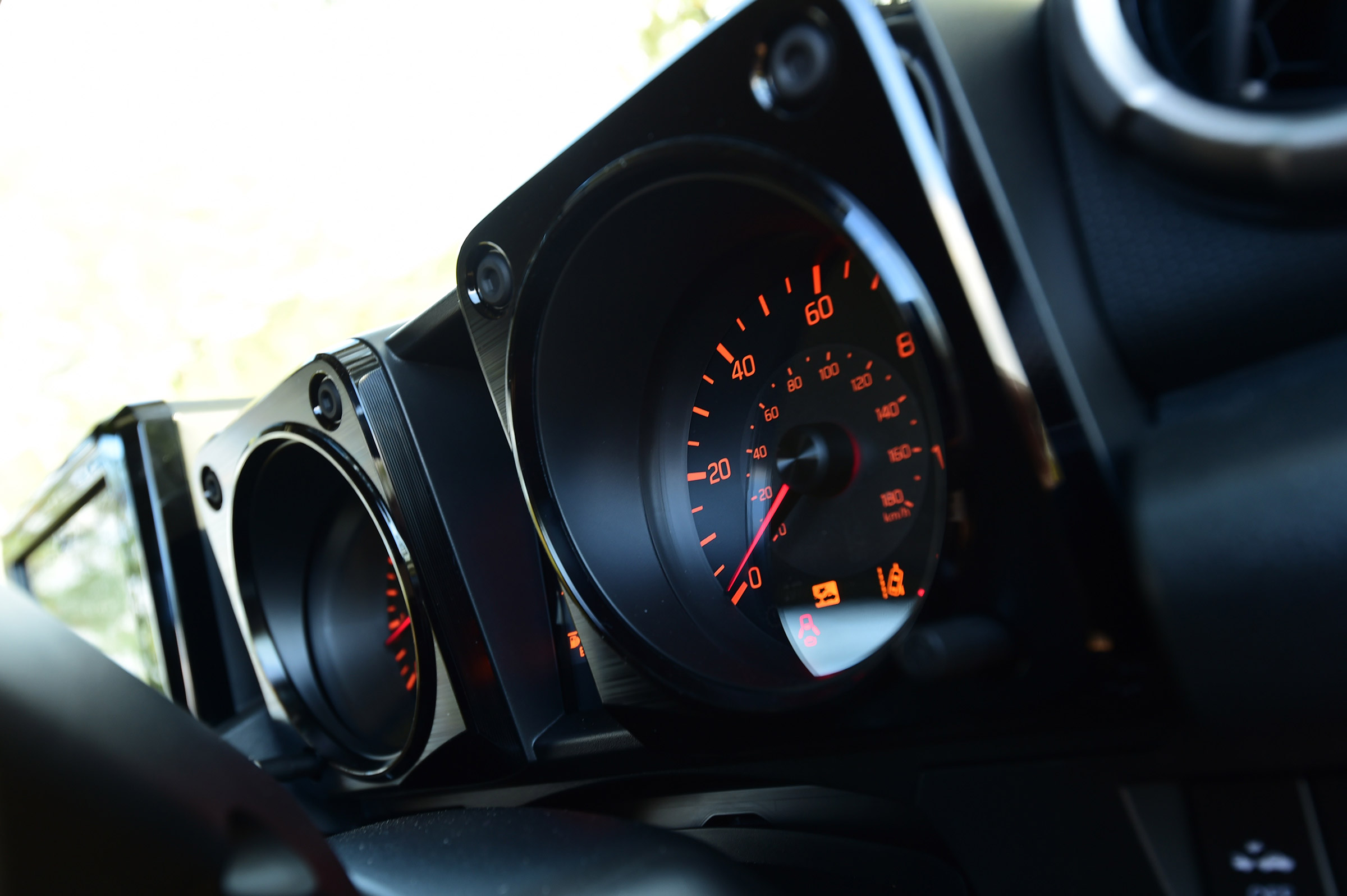 Suzuki Jimny - instruments