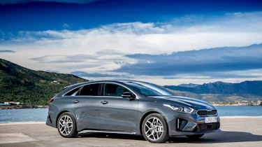 Kia Proceed - front static
