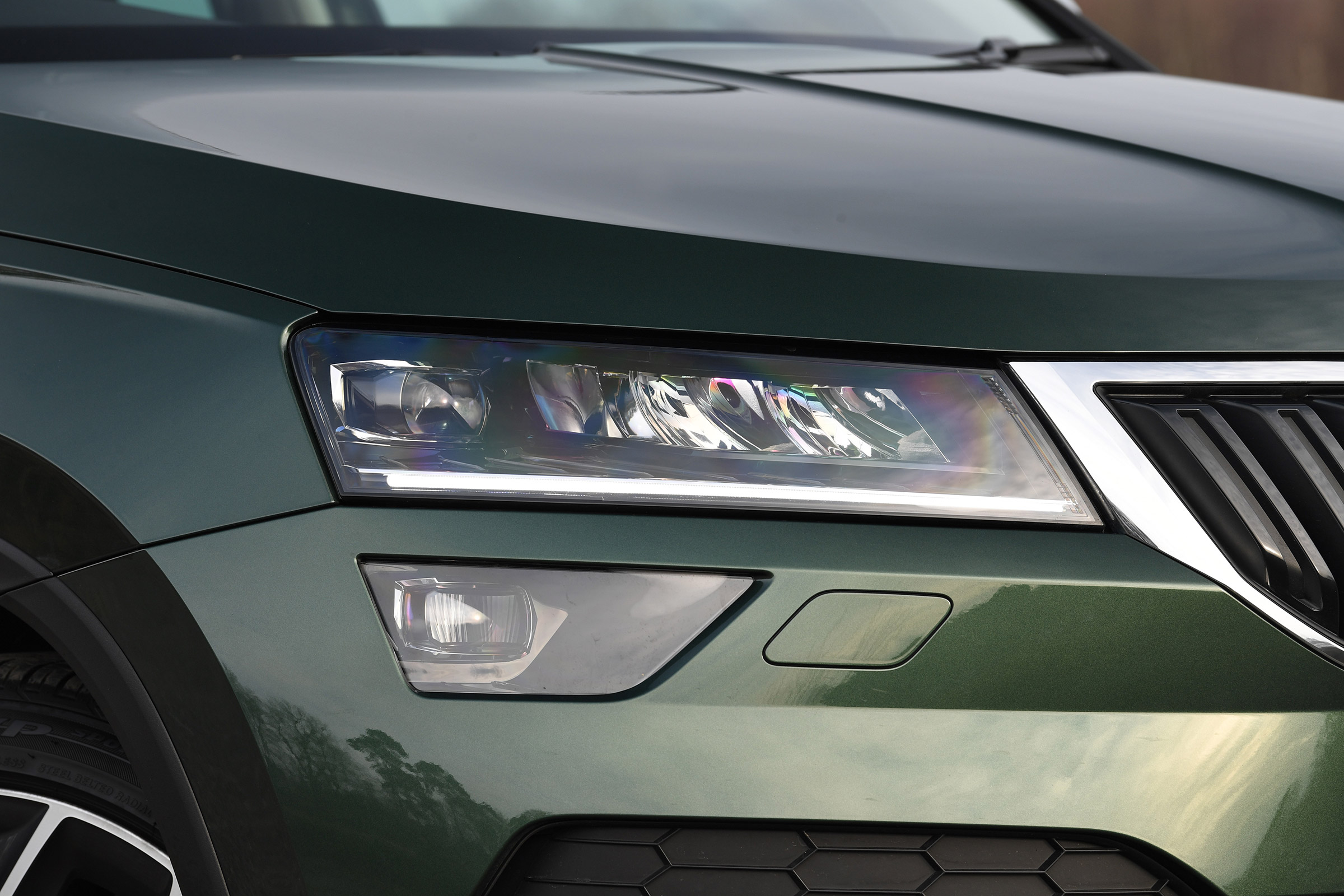 Skoda Karoq Scout - front light