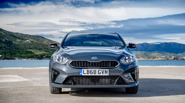 Kia Proceed - full front