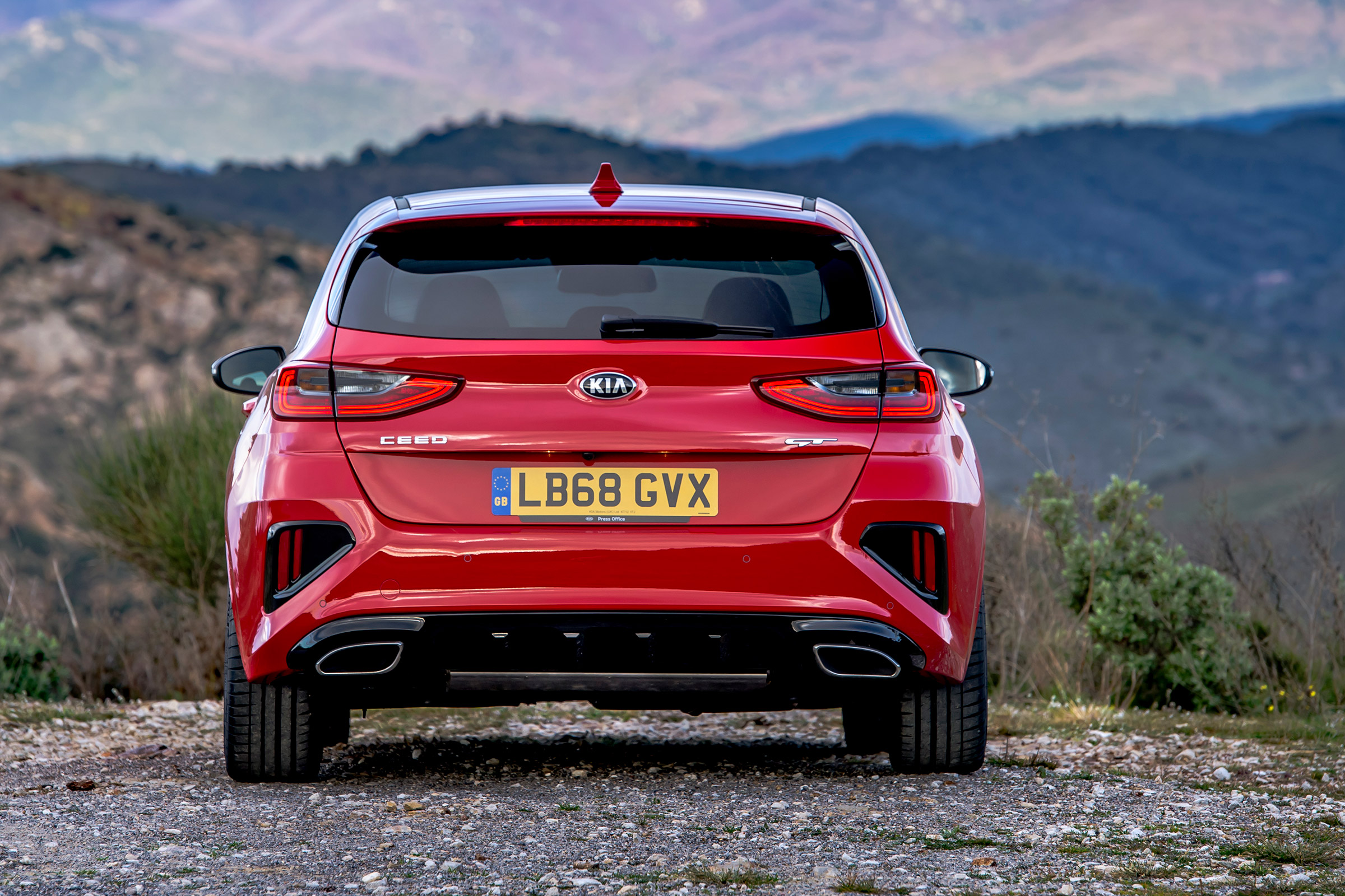 Kia Ceed GT - full rear