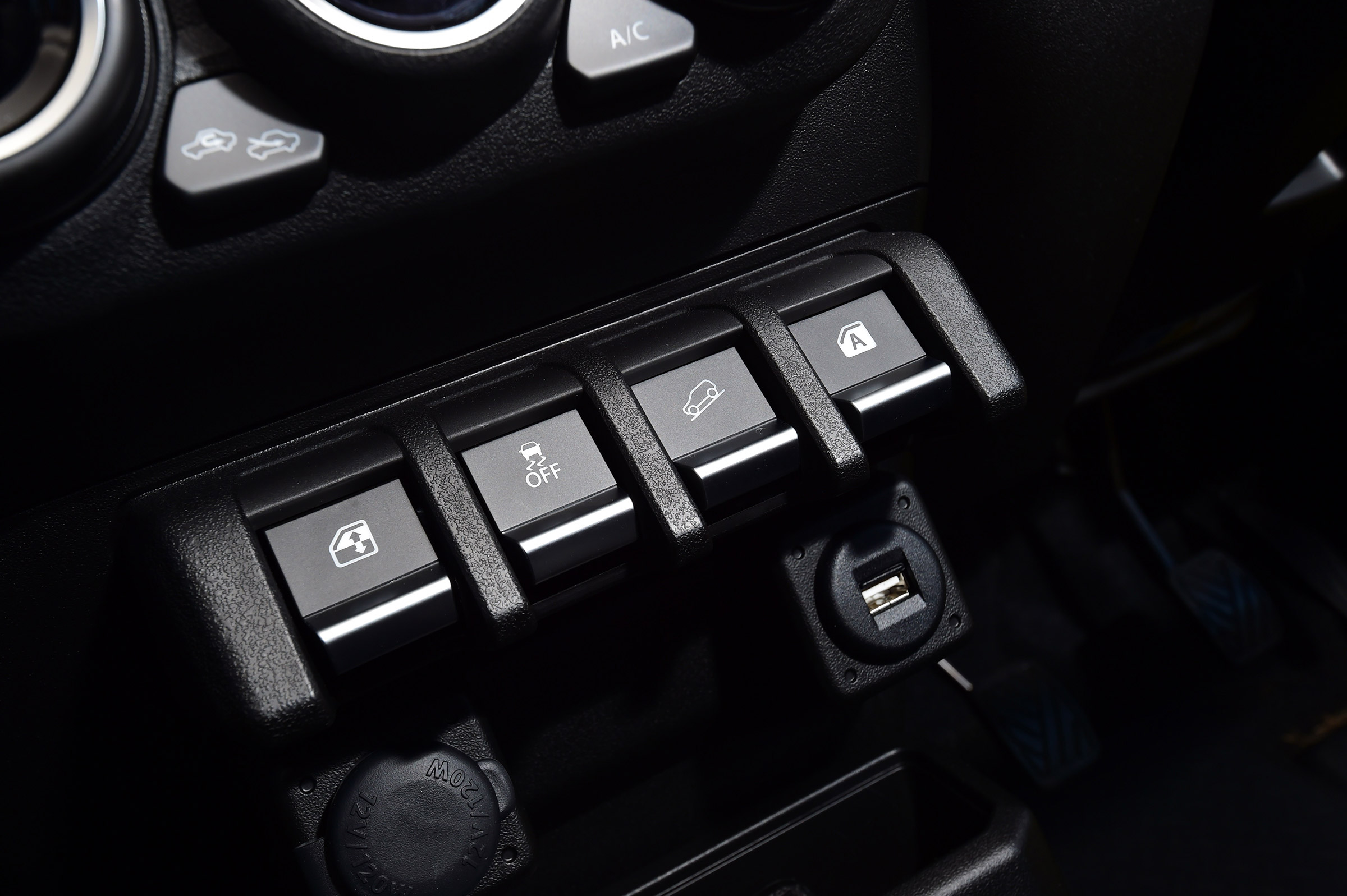 Suzuki Jimny - switches