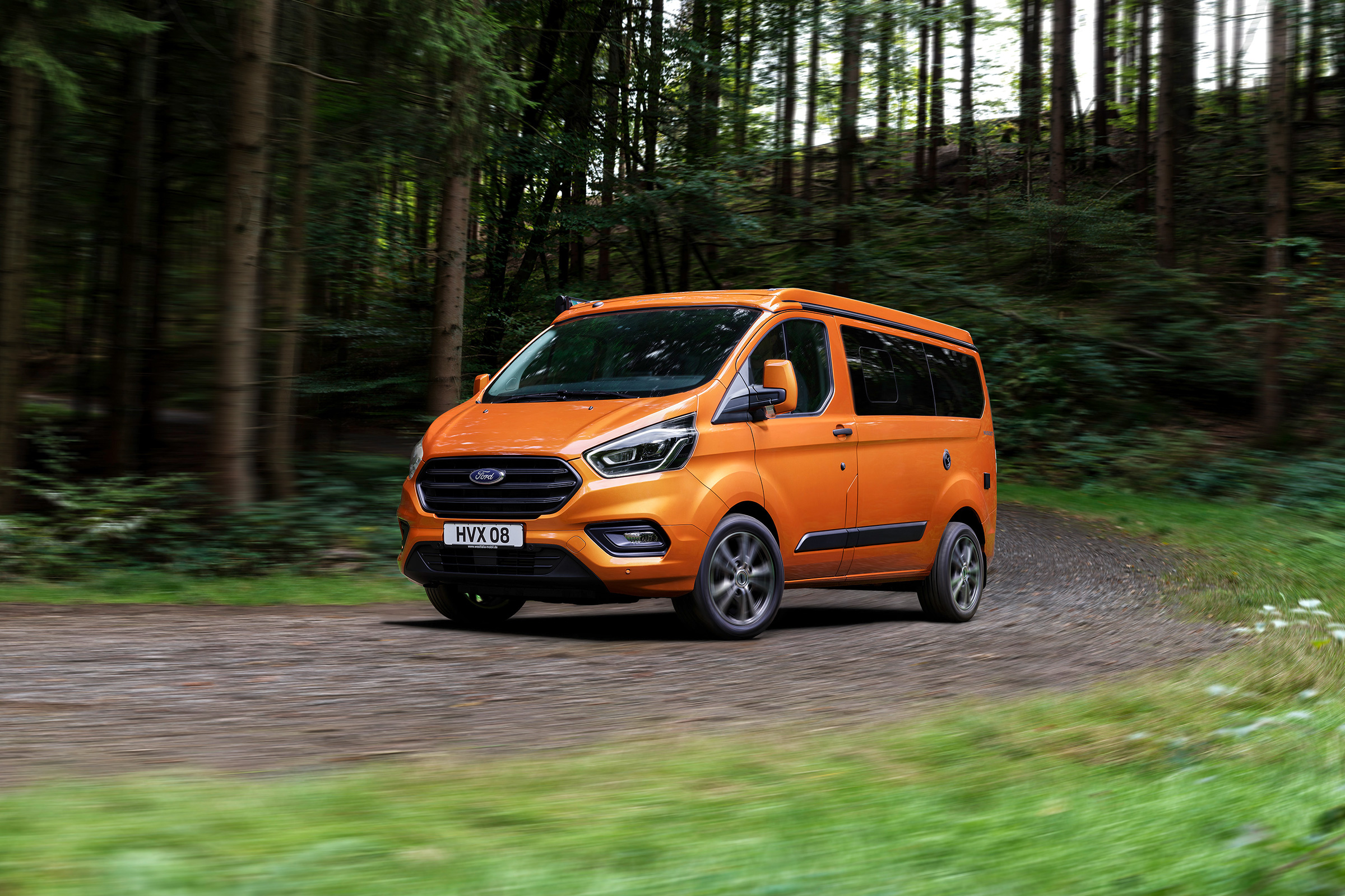 Ford Transit Custom Nugget - front cornering