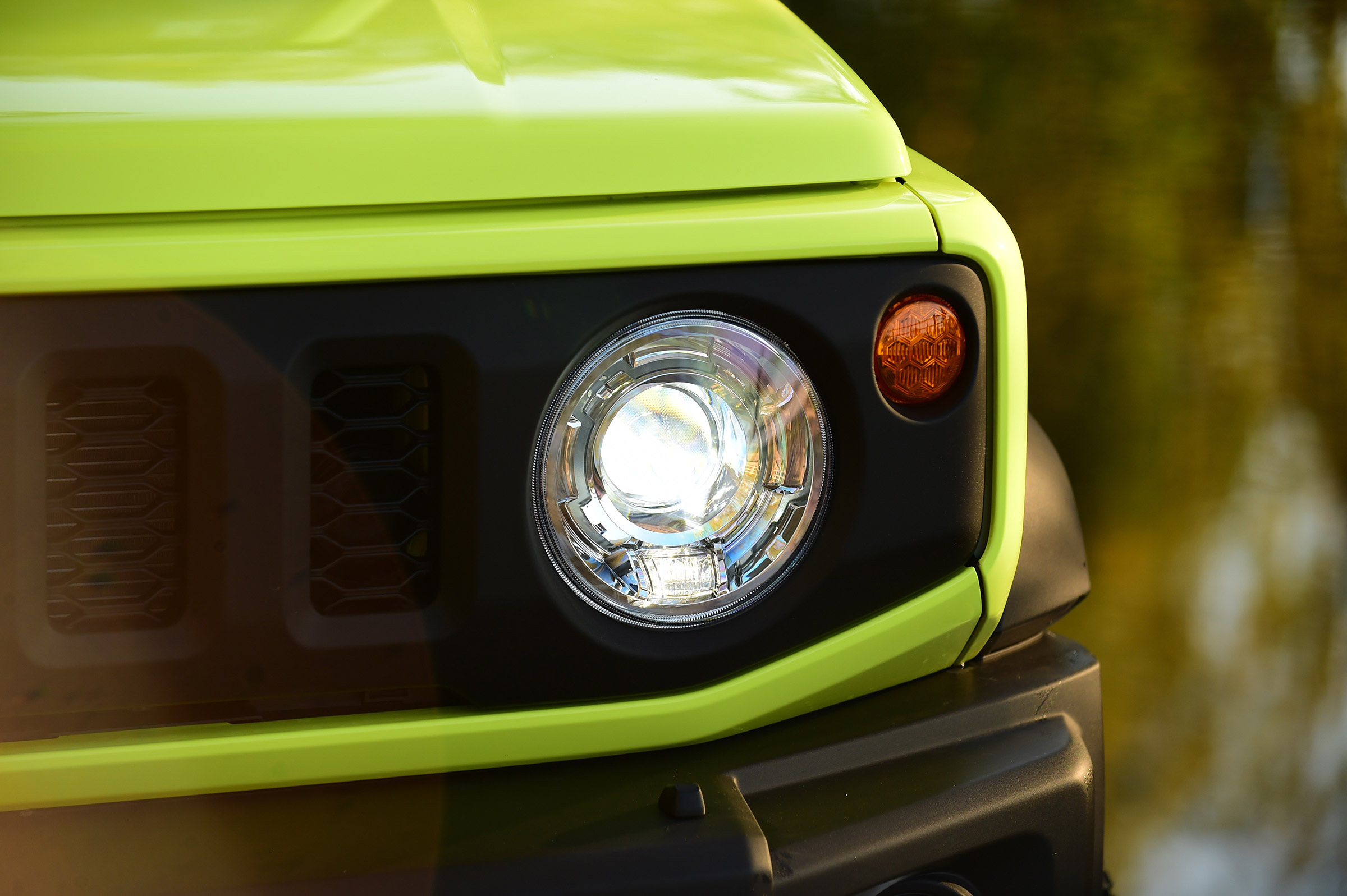 Suzuki Jimny - front light