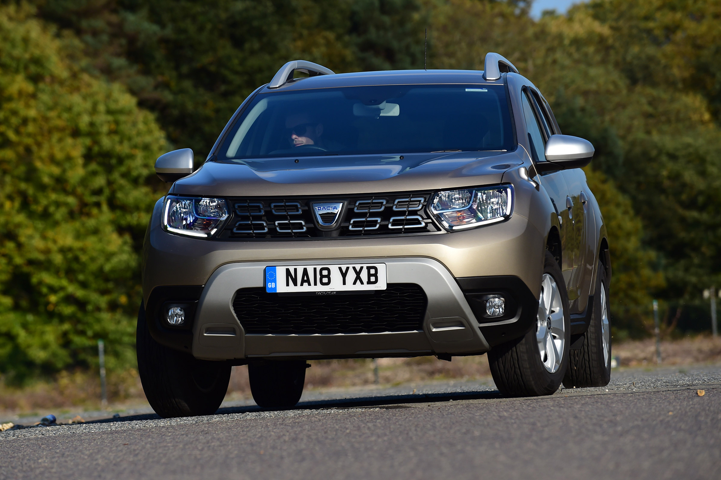 Dacia Duster - front cornering