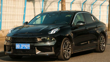 Lynk & Co 03 - front 3/4 static