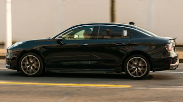 Lynk & Co 03 - side tracking