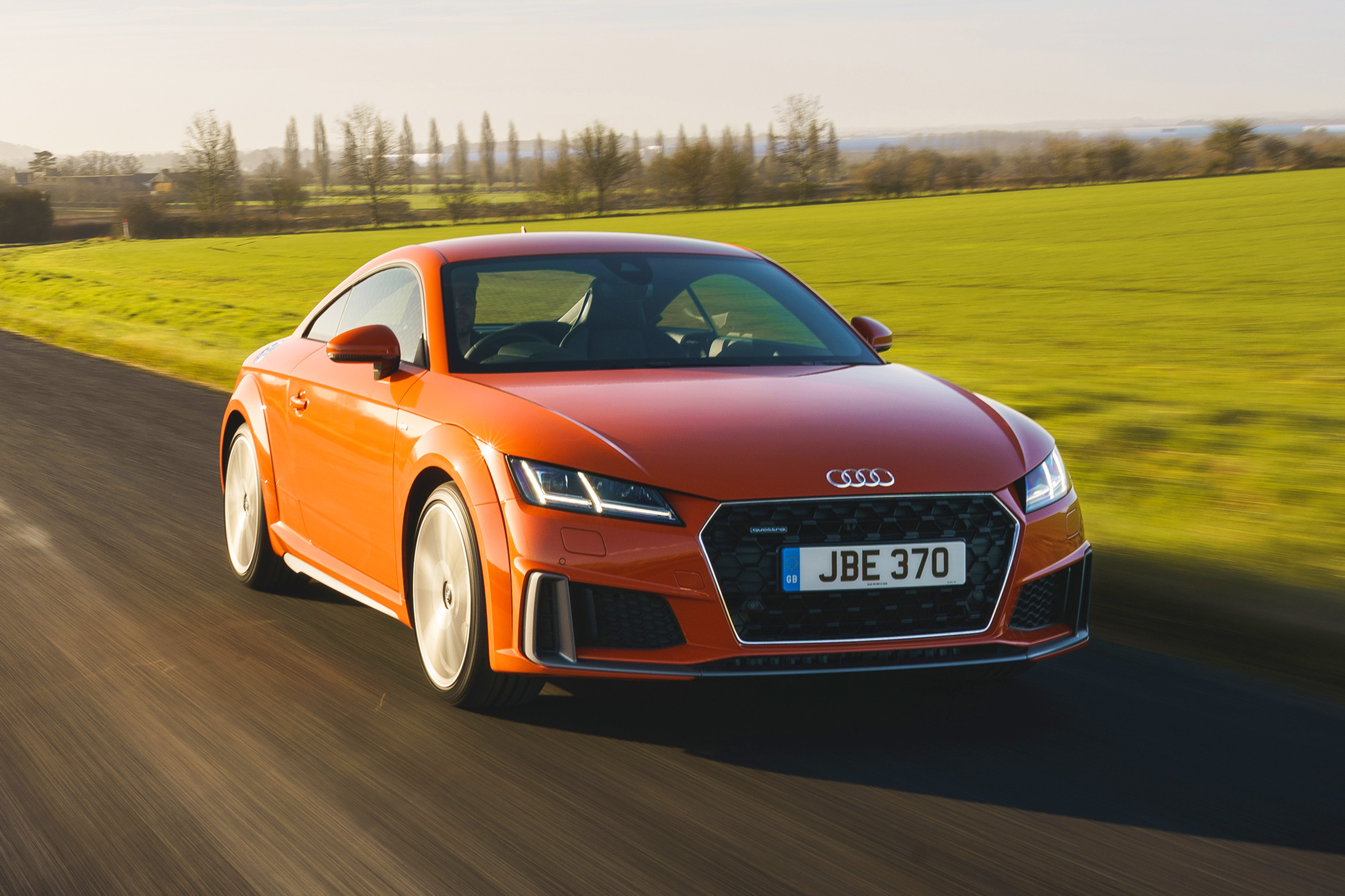 Audi TT Coupe - front tracking