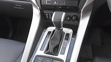 Mitsubishi Shogun Sport gearbox