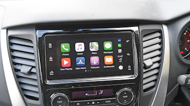 Mitsubishi Shogun Sport infotainment