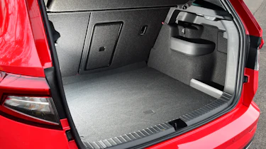 skoda karoq sportline boot