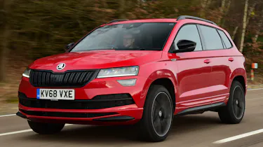Skoda Karoq Sportline - front tracking