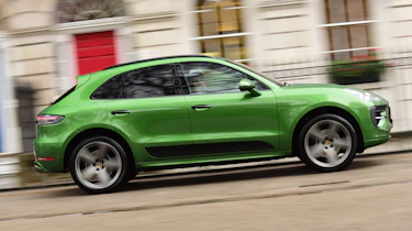 Porsche Macan - side tracking