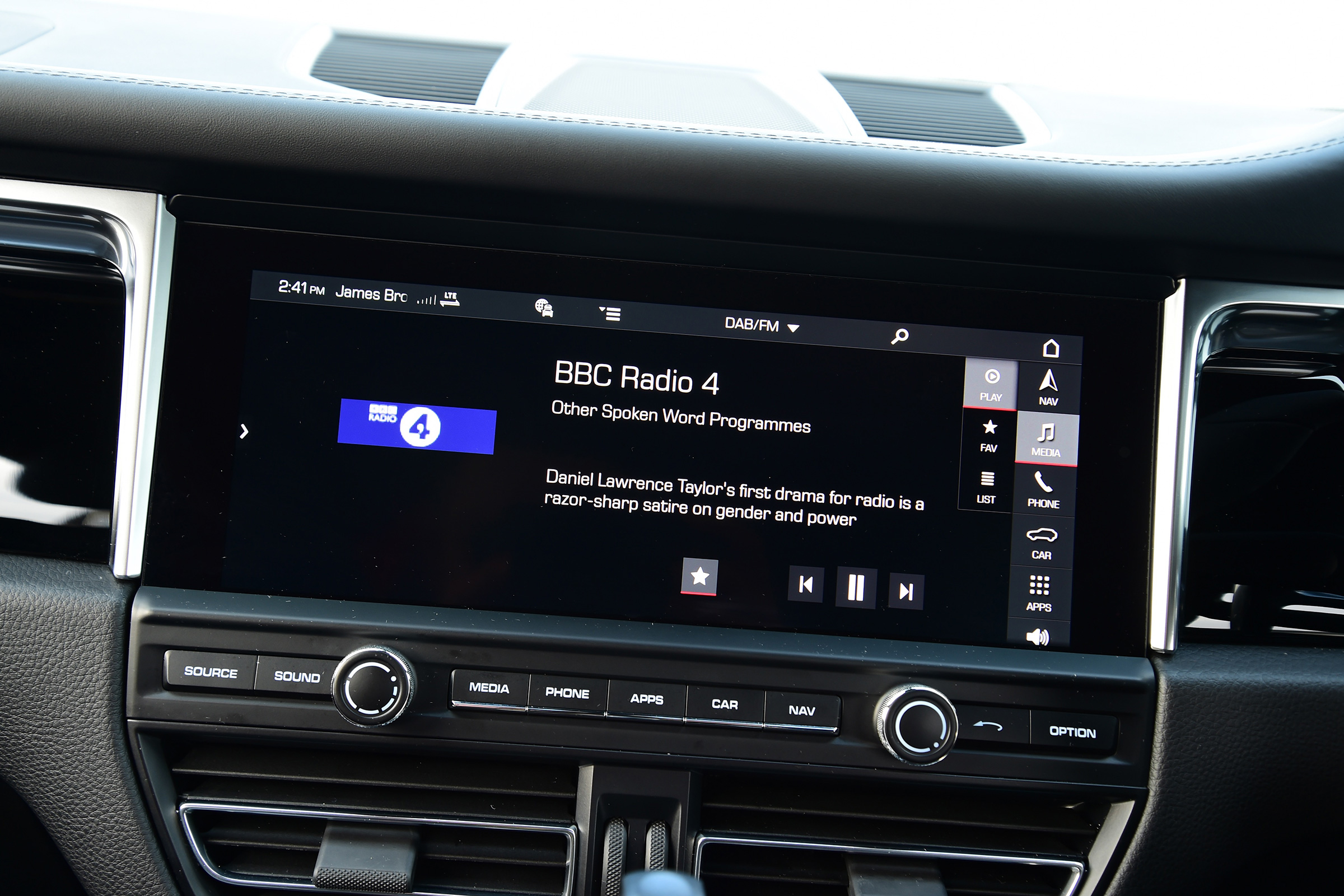 Porsche Macan - radio