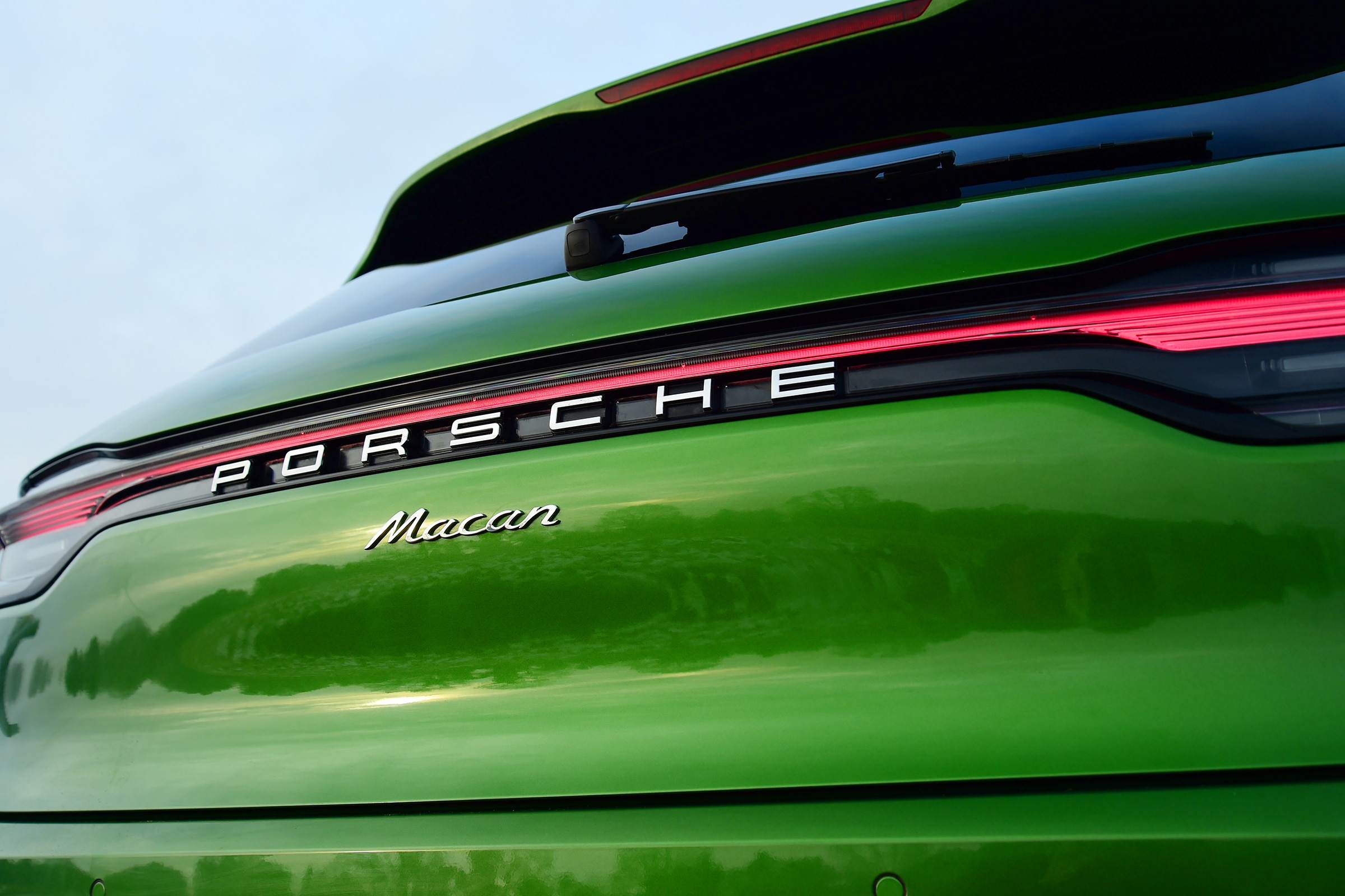 Porsche Macan - badge