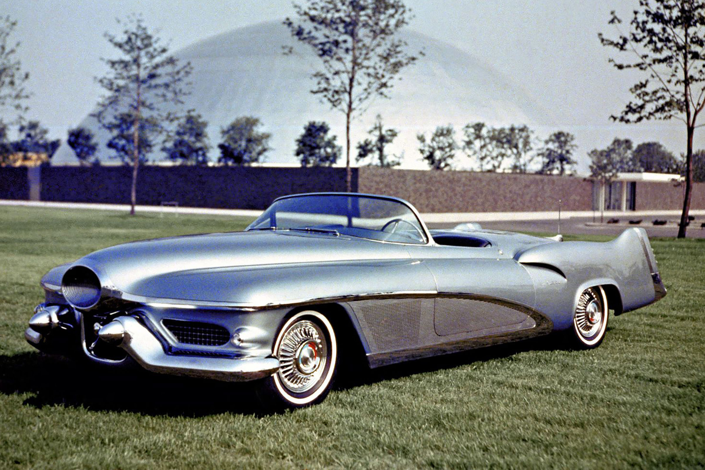 GM LeSabre - front