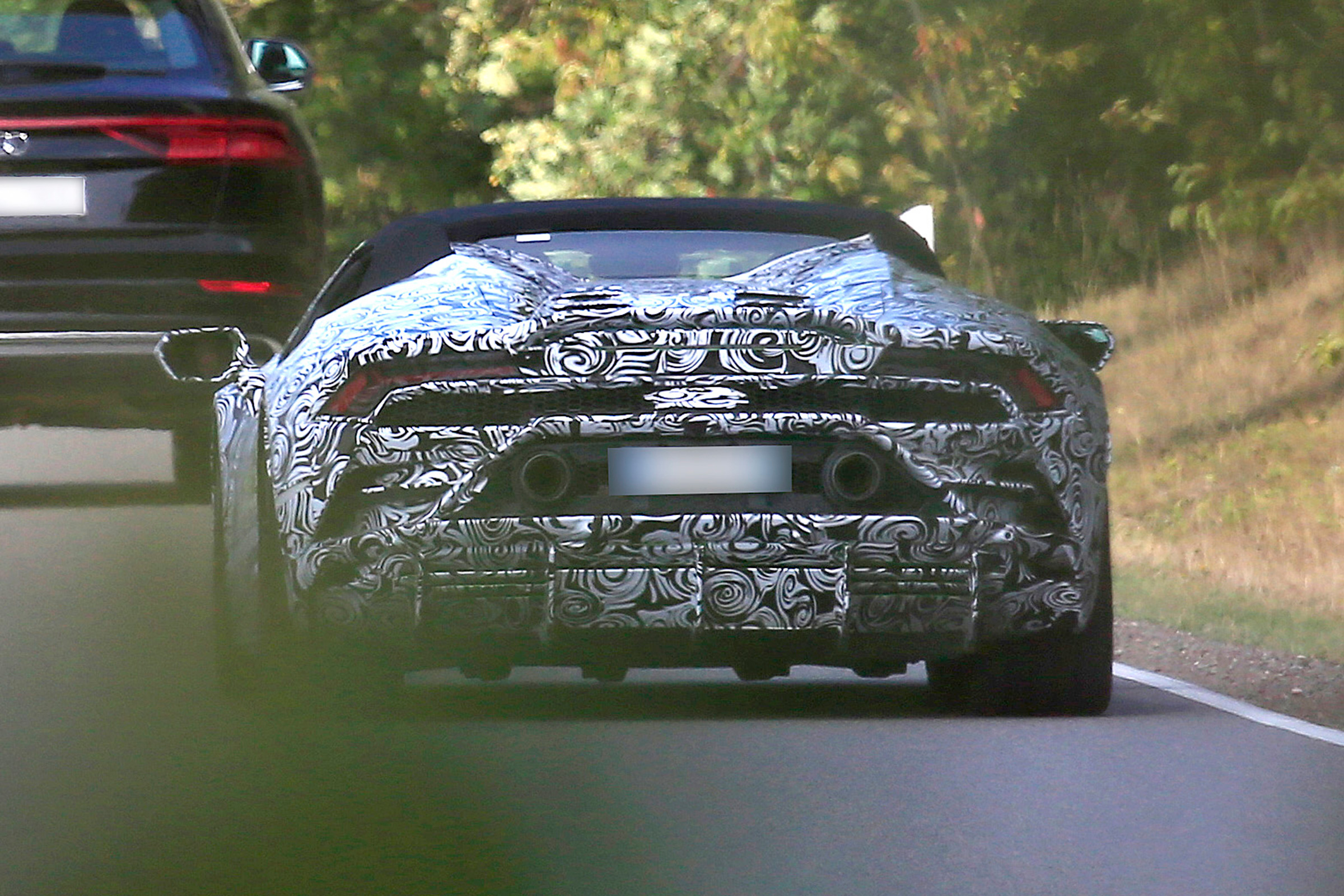 lamborghini huracan facelift spy shot