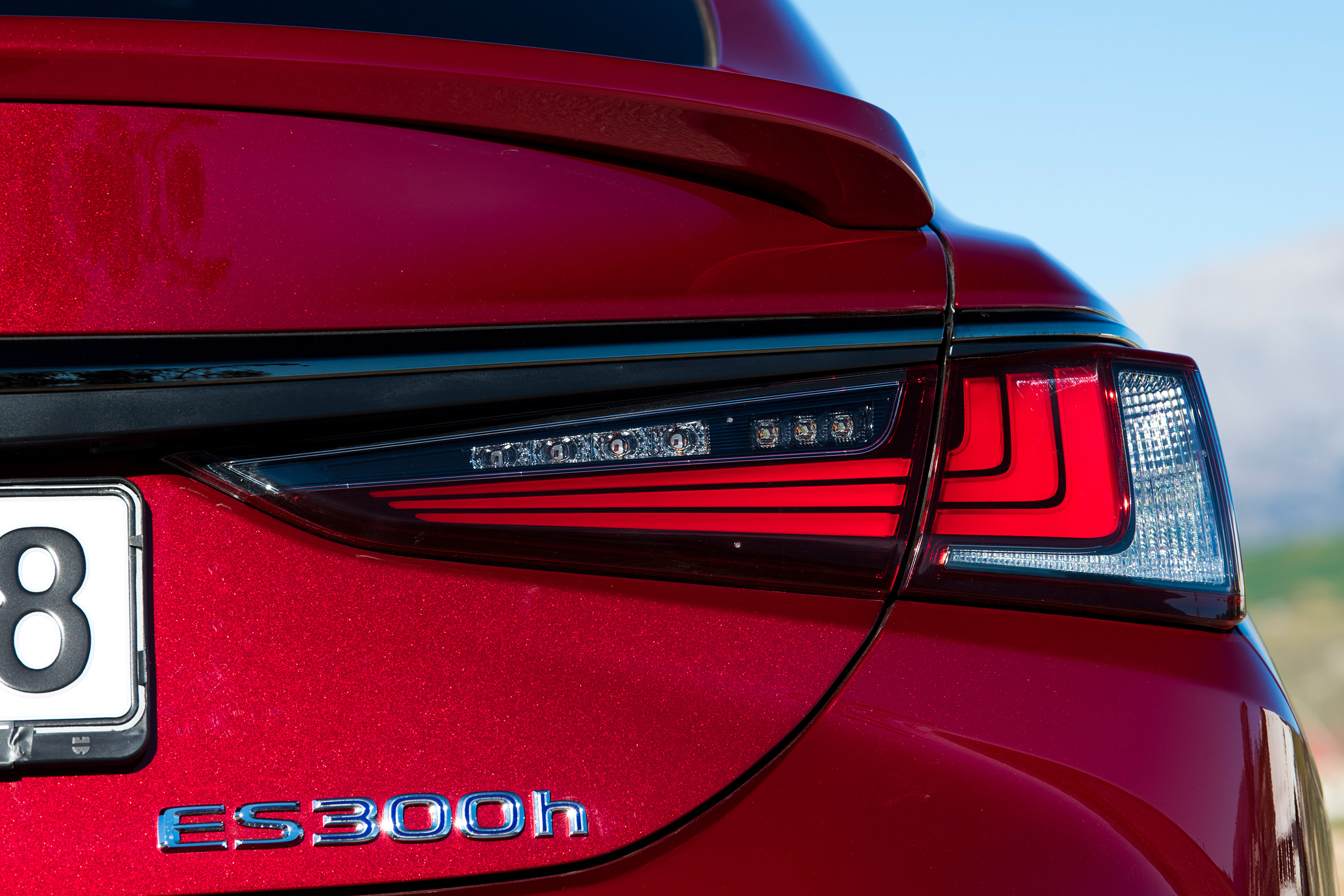 Lexus es 300h rear lights
