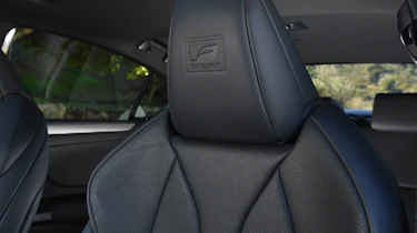 Lexus es 300h interior seats