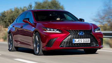 Lexus es 300h tracking front