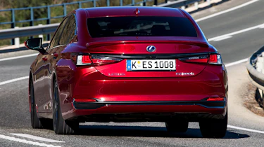 Lexus es 300h driving rear quarter