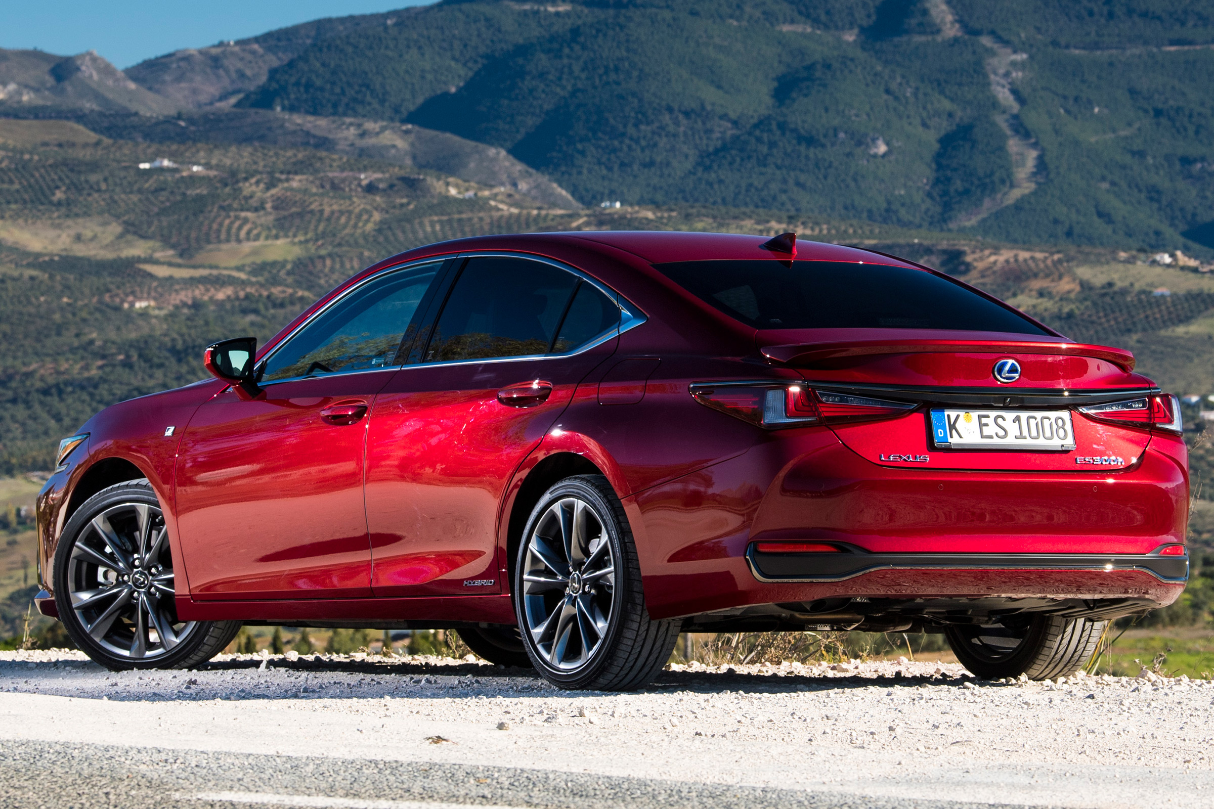 Lexus es 300h static rear