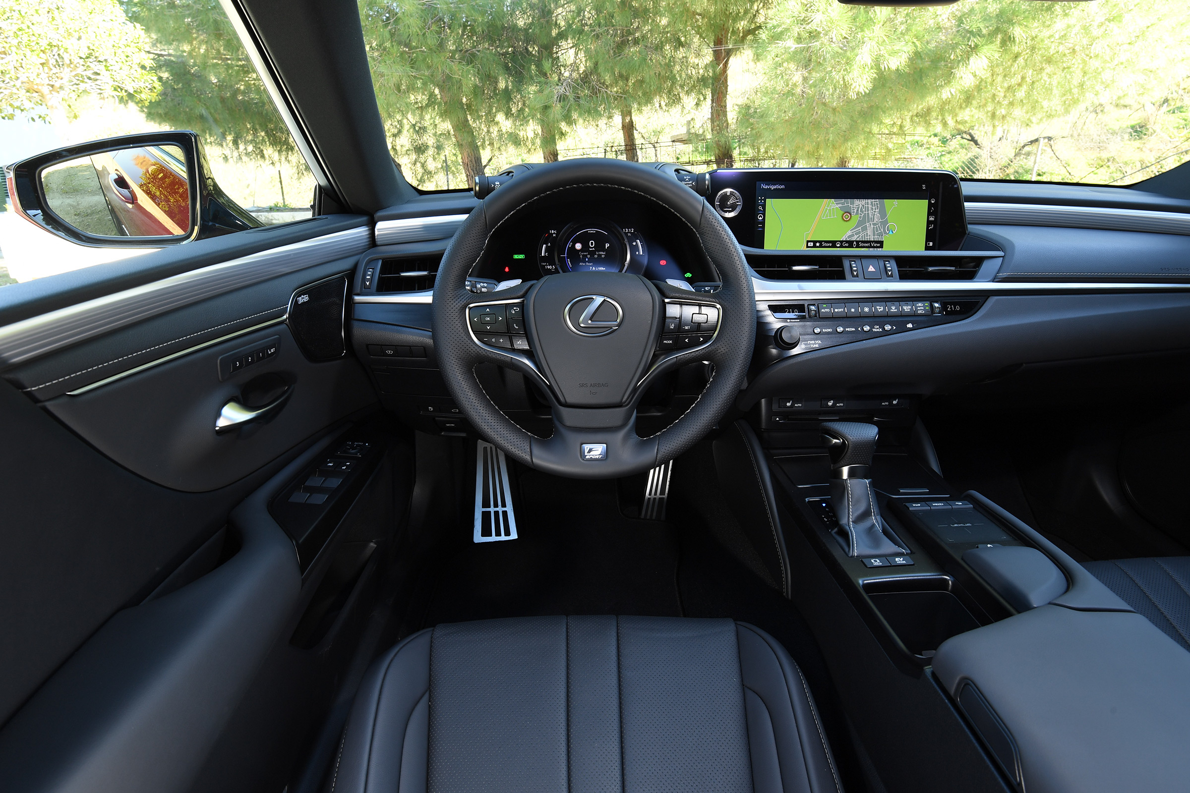 Lexus es 300h interior