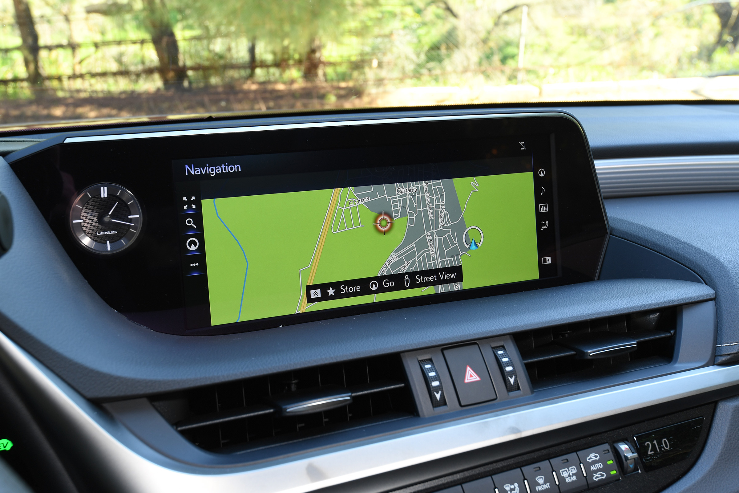 Lexus es 300h infotainment