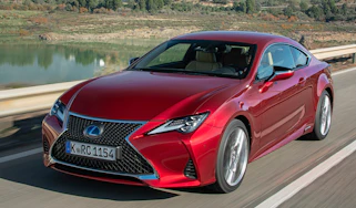 Lexus RC 300h F-Sport - tracking front quarter