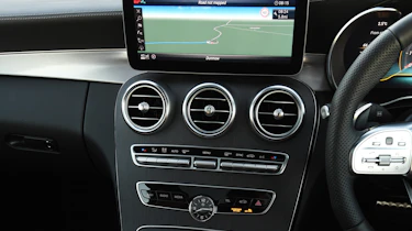 mercedes-amg c 43 coupe infotainment