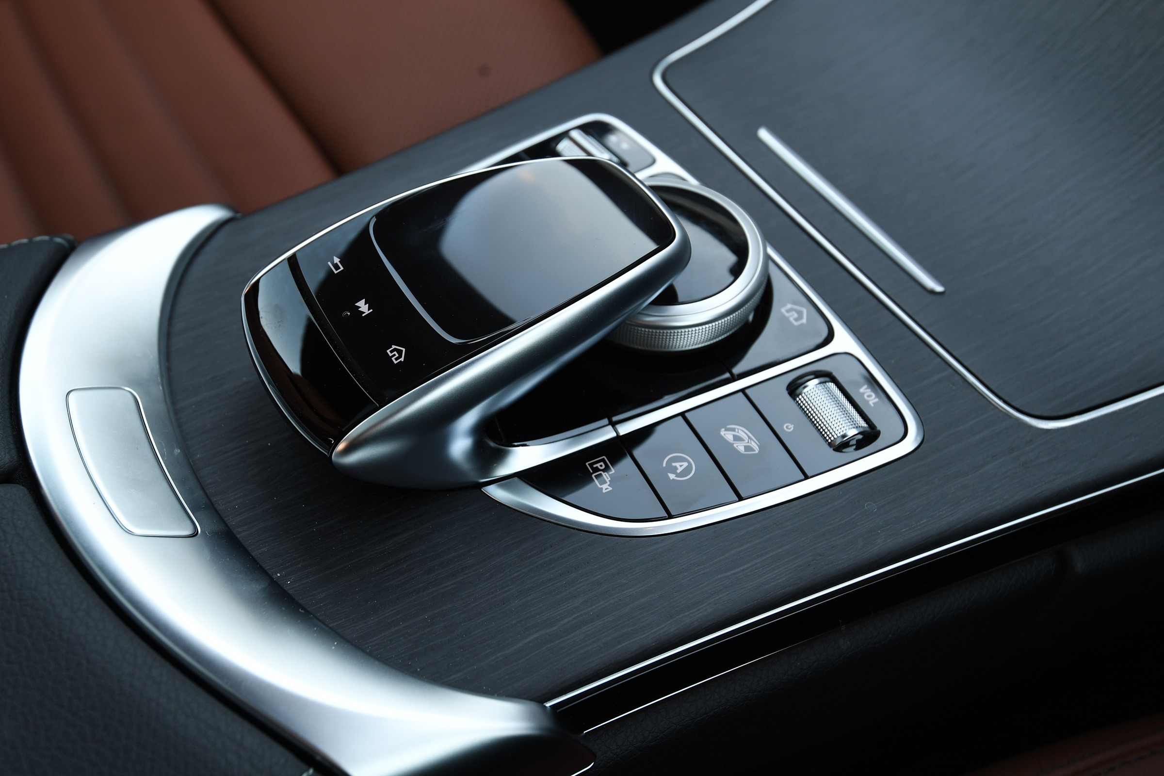 mercedes-amg c 43 coupe interior