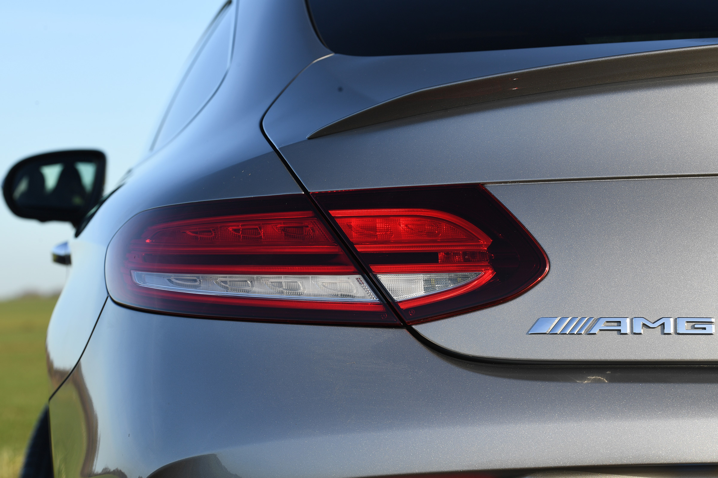 mercedes-amg c 43 coupe rear light