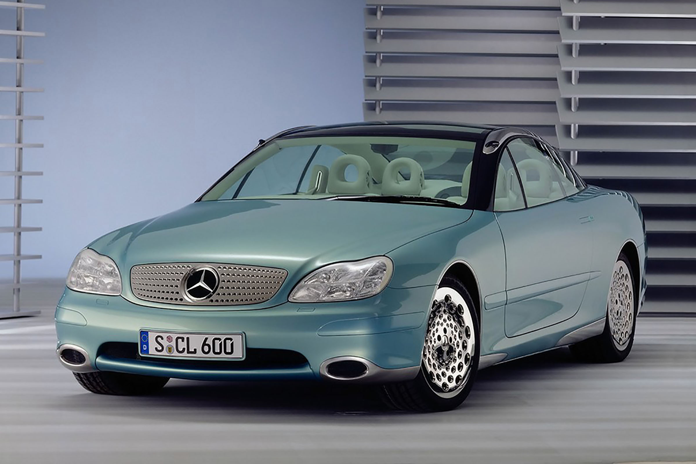 Mercedes F200 - front
