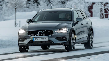 Volvo V60 Cross Country - front