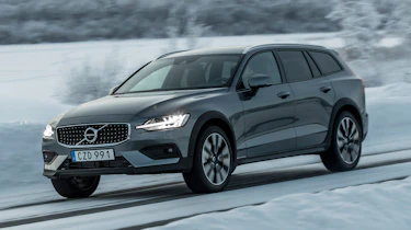 Volvo V60 Cross Country - front action