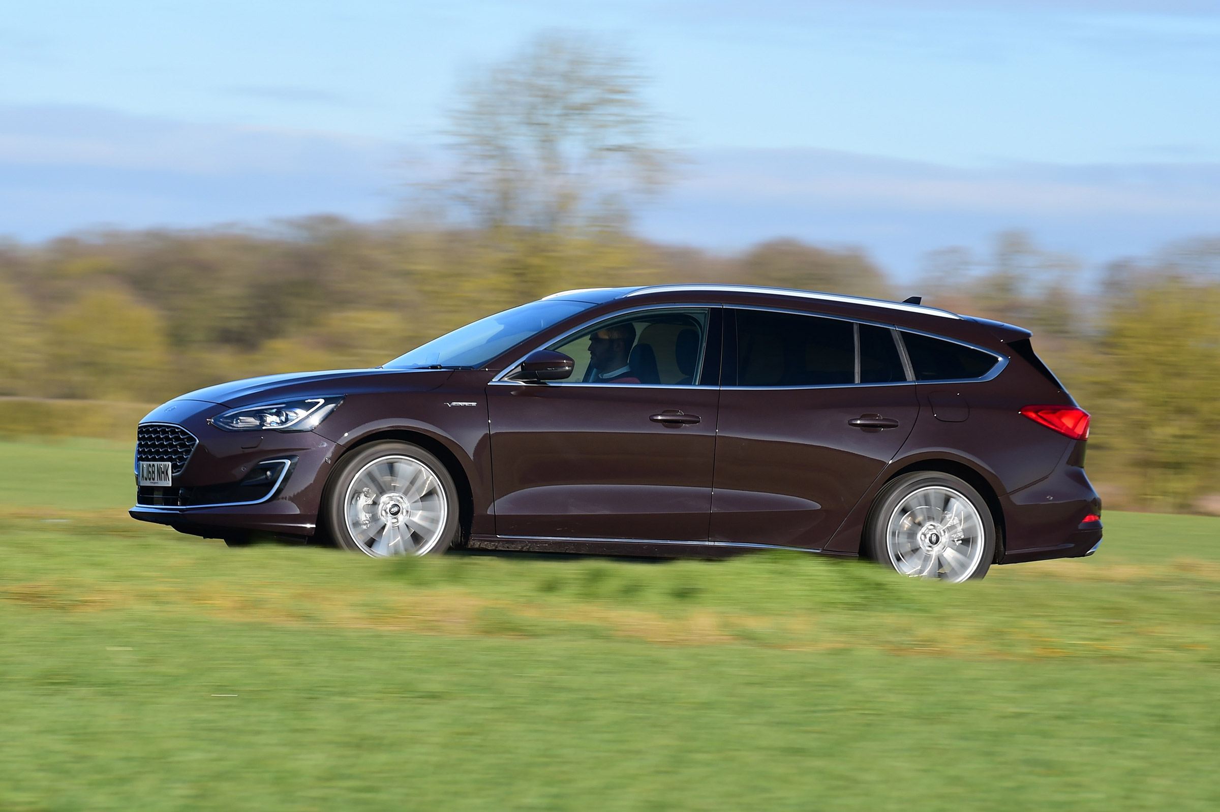 Ford Focus Vignale Estate - side