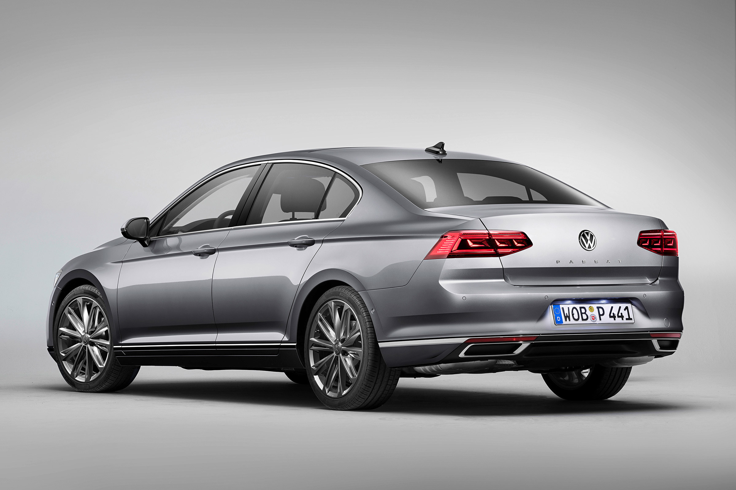 Volkswagen Passat - rear