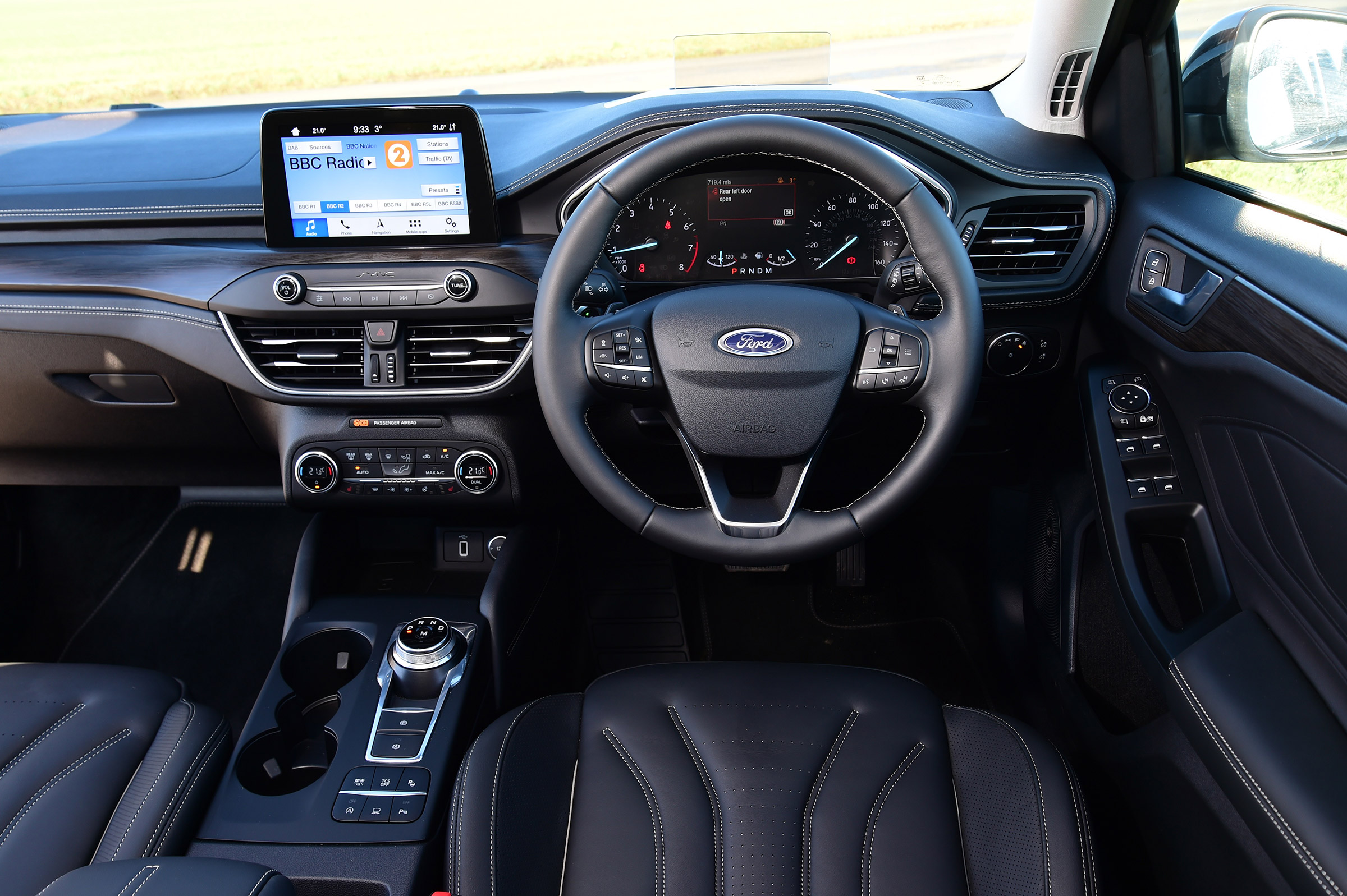 Ford Focus Vignale Estate - dash