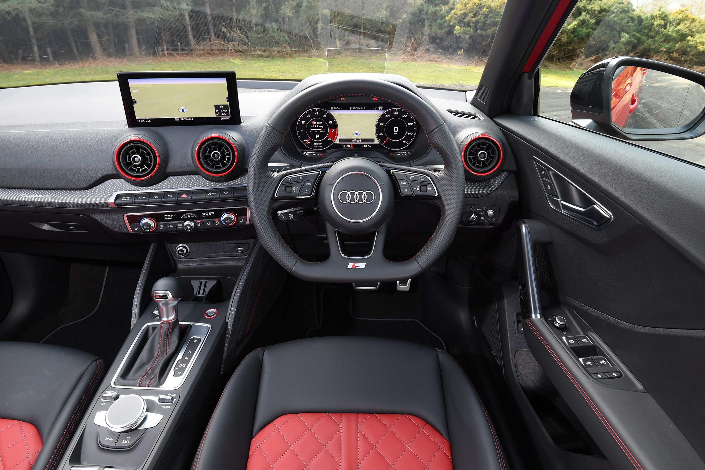 Audi SQ2 - dash