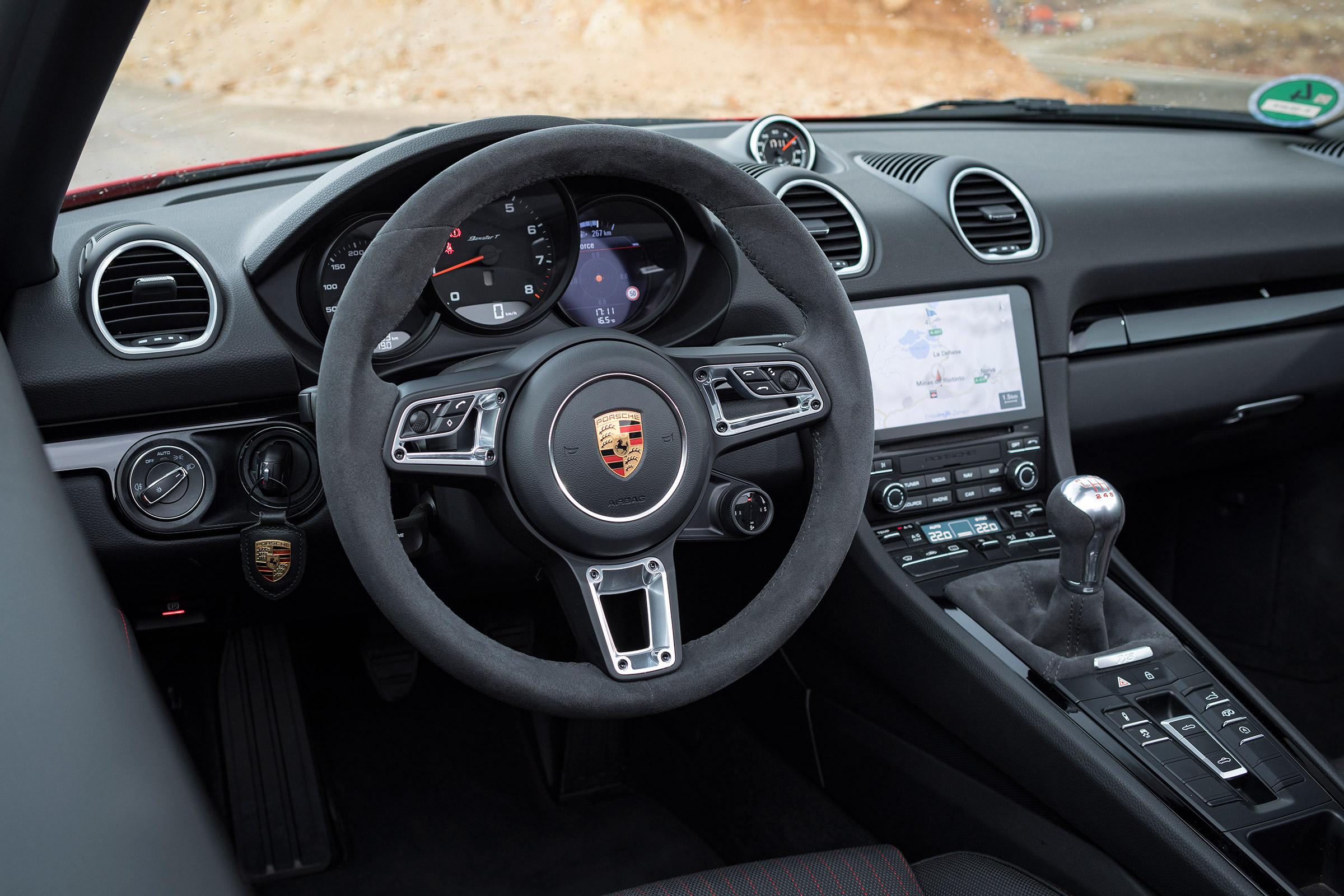 Porsche 718 Boxster T - cabin