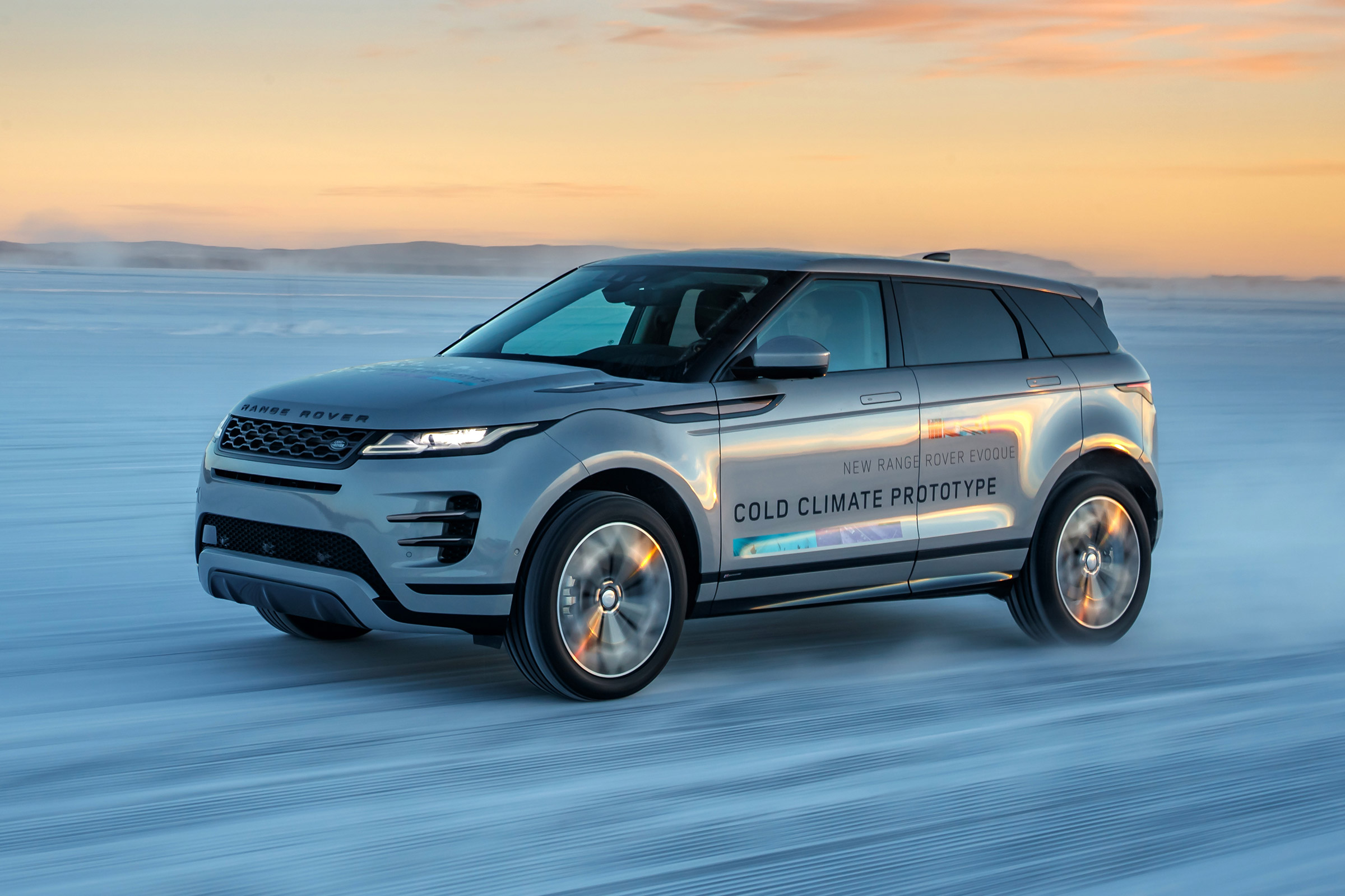 Range Rover Evoque prototype - front action