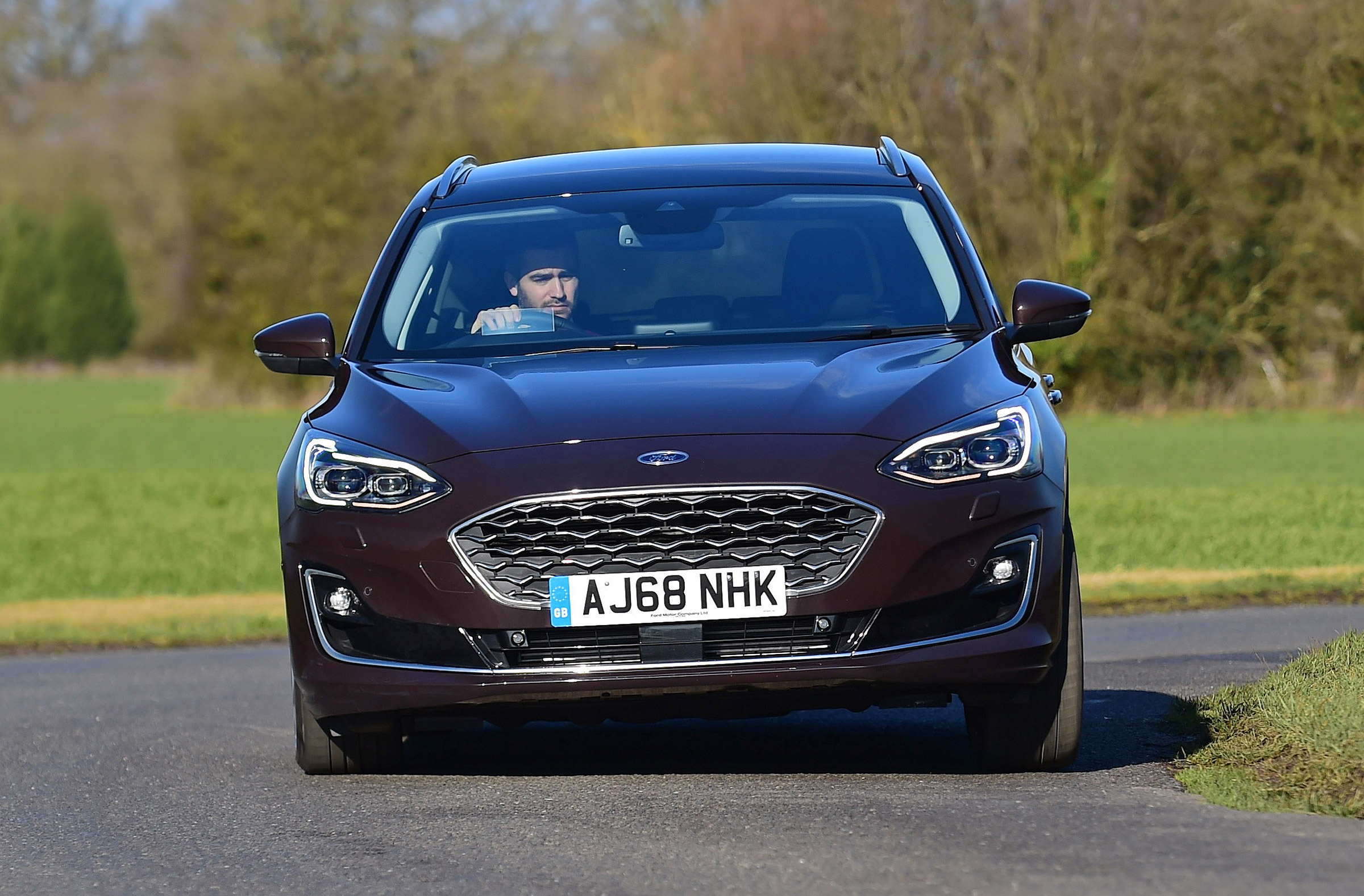 Ford Focus Vignale Estate - front cornering