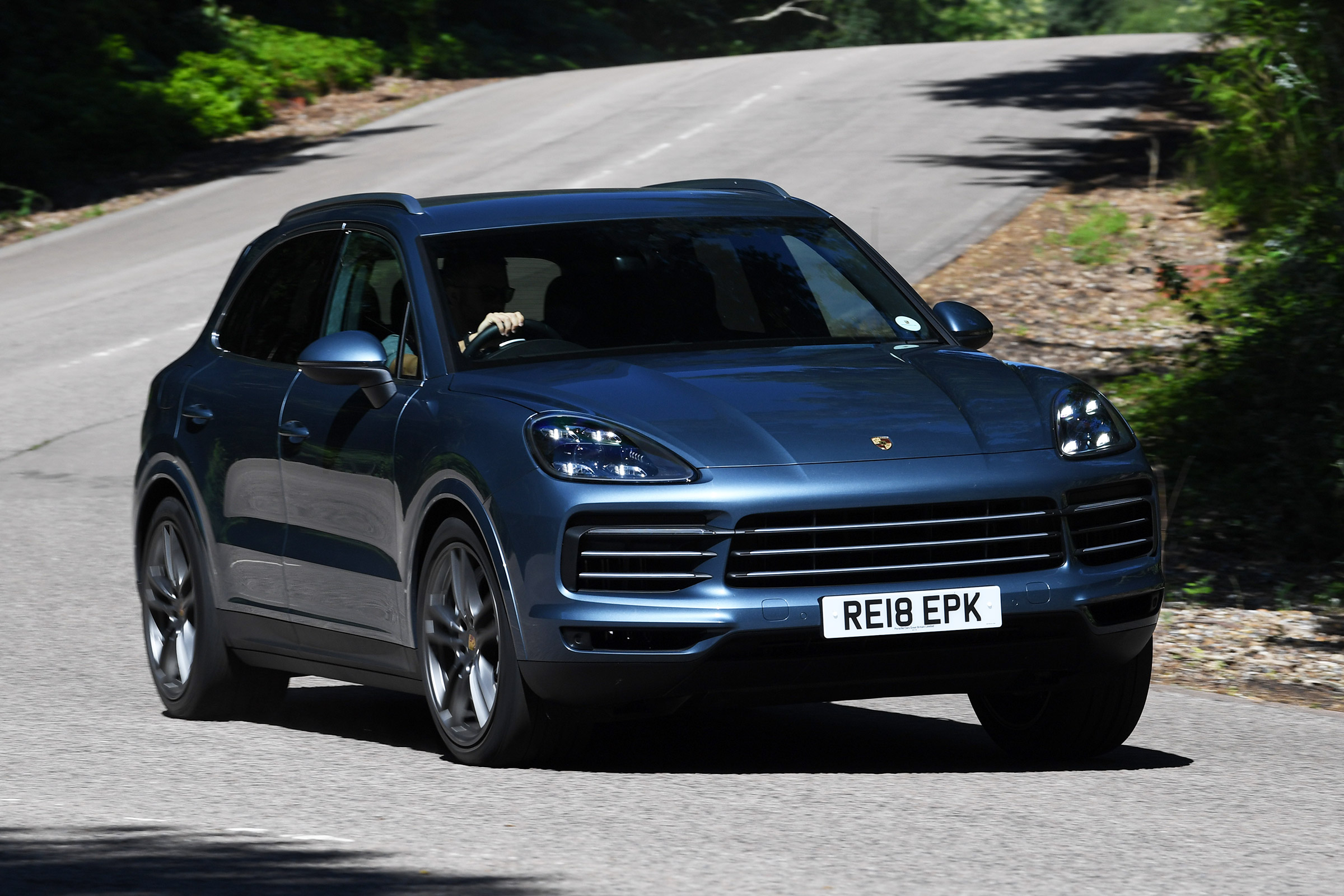 Porsche Cayenne S - front cornering
