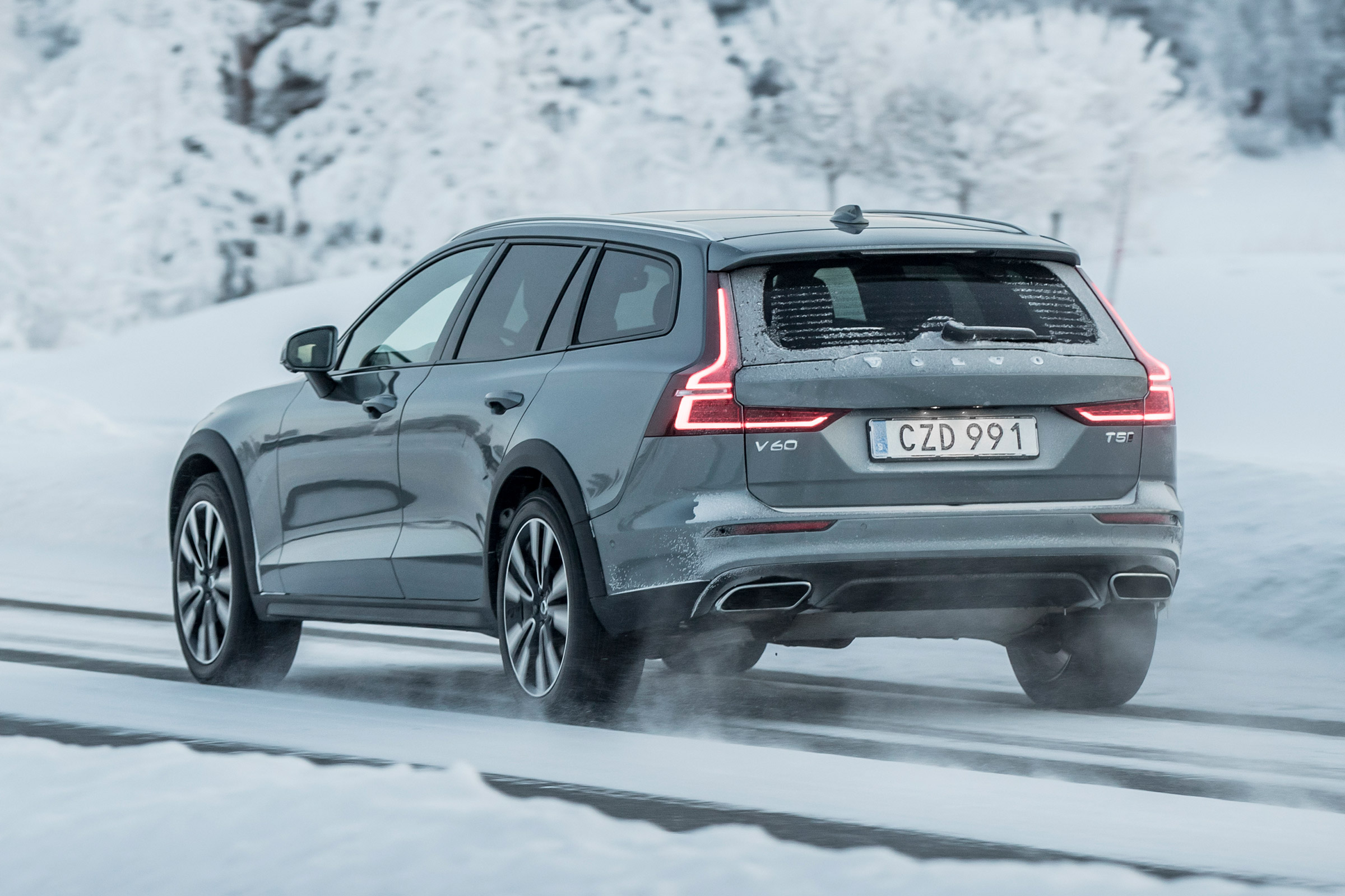 Volvo V60 Cross Country - rear
