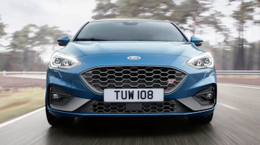 Ford Focus ST - full front action