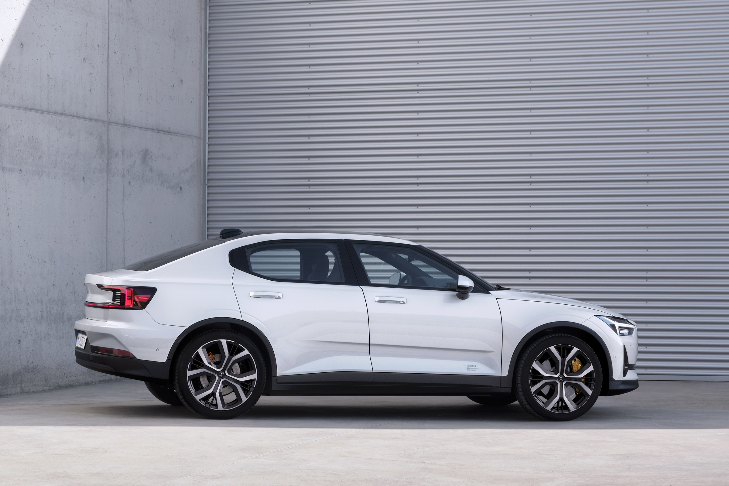 Polestar 2 - side