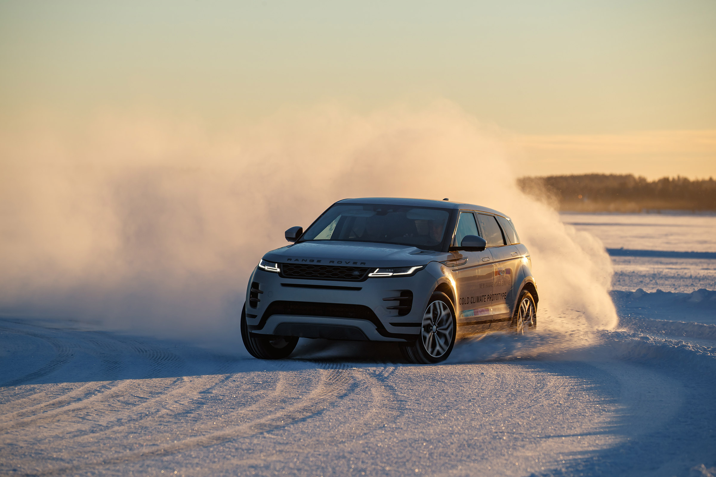 Range Rover Evoque prototype - front drift