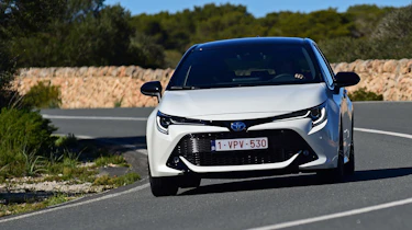 Toyota Corolla - front action