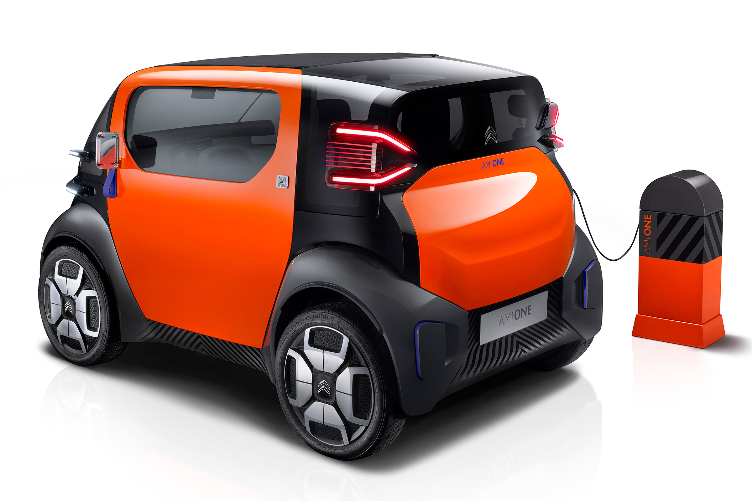 Citroen AMI ONE concept - rear charging
