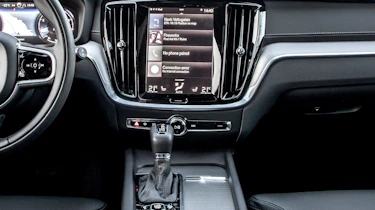 Volvo V60 Cross Country - infotainment